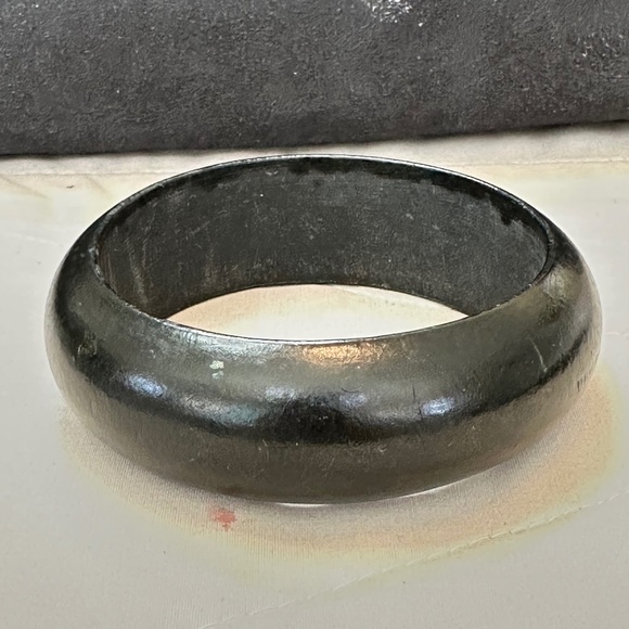 Wide, Black Wooden Bangle Bracelet. Vintage, 1960’s-1990’s - Picture 2 of 13